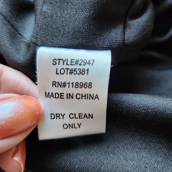 Oleg Cassini BOHO Black & White Bell Sleeve Empire Waist Midi Dress, Size 6 - Picture 5 of 6